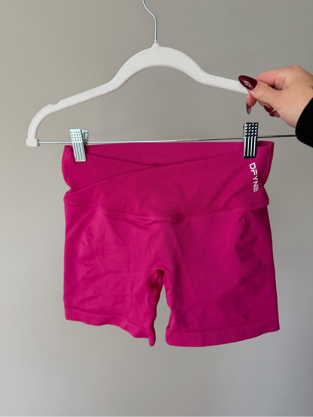 DFYNE Vision Shorts in Hibiscus size medium